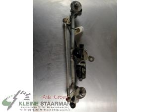 Used Front wiper motor Nissan NV 200 (M20M) 1.5 dCi 86 Price on request offered by Kleine Staarman B.V. Autodemontage