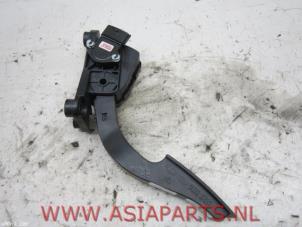 Used Throttle pedal position sensor Kia Venga 1.6 CVVT 16V Price on request offered by Kleine Staarman B.V. Autodemontage