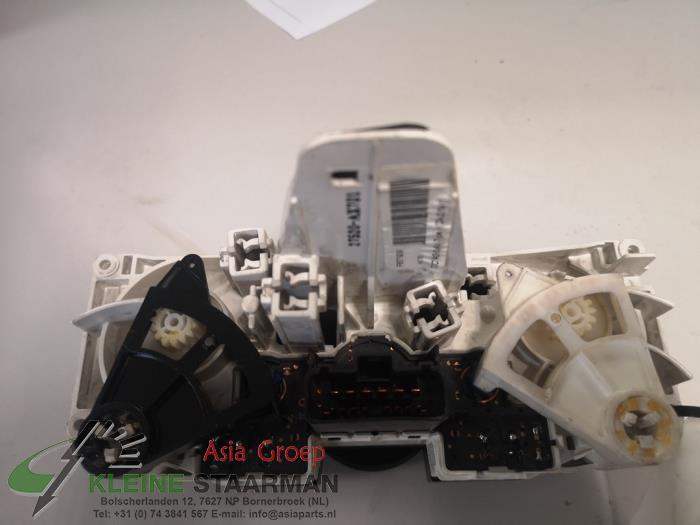 Heater control panel from a Nissan Micra (K12) 1.5 dCi 65 2004