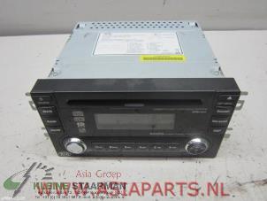 Used Radio CD player Kia Carens II (FJ) 1.6i 16V Price on request offered by Kleine Staarman B.V. Autodemontage