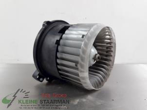 Usados Motor de ventilador de calefactor Mitsubishi Colt (Z2/Z3) 1.3 16V Precio de solicitud ofrecido por Kleine Staarman B.V. Autodemontage
