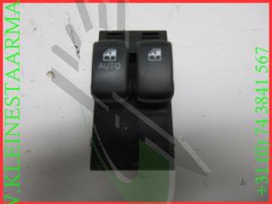 Used Electric window switch Hyundai Getz 1.1i 12V Price on request offered by Kleine Staarman B.V. Autodemontage