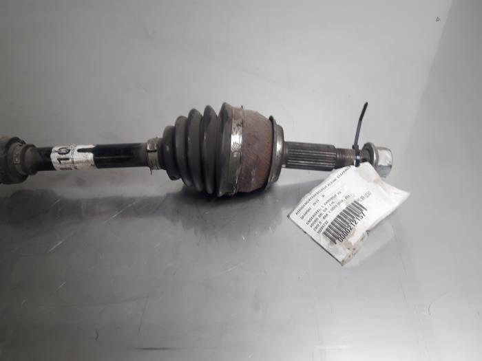 Front drive shaft, left from a Nissan Qashqai (J11) 1.5 dCi DPF 2015