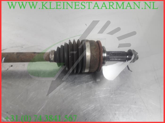 Front drive shaft, right from a Subaru Legacy Wagon (BH) 2.5 16V 1999