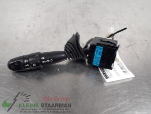 Usados Interruptor de indicador de dirección Chevrolet Spark 1.0 16V Bifuel Precio de solicitud ofrecido por Kleine Staarman B.V. Autodemontage