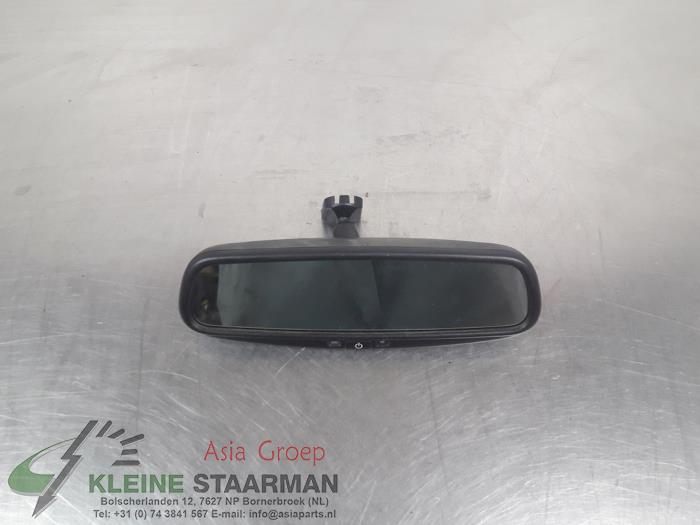Rear view mirror from a Toyota Corolla Verso (R10/11) 2.2 D-4D 16V Cat Clean Power 2006