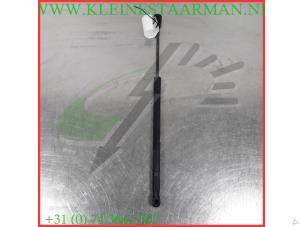 Used Rear gas strut, right Mazda 2 (DE) 1.3 16V S-VT Price on request offered by Kleine Staarman B.V. Autodemontage