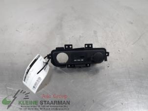 Gebrauchte AUX / USB-Anschluss Kia Sportage (SL) 2.0 CVVT 16V 4x2 Preis auf Anfrage angeboten von Kleine Staarman B.V. Autodemontage