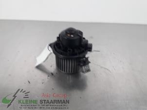 Usados Motor de ventilador de calefactor Suzuki Alto (RF410) 1.1 16V Precio de solicitud ofrecido por Kleine Staarman B.V. Autodemontage