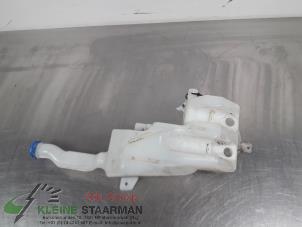 Used Front windscreen washer reservoir Suzuki SX4 (EY/GY) 1.6 16V 4x2 Price € 42,35 Inclusive VAT offered by Kleine Staarman B.V. Autodemontage