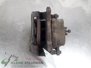Used Front brake calliper, right Hyundai Santa Fe II (CM) 2.7 V6 24V 4x4 Price on request offered by Kleine Staarman B.V. Autodemontage