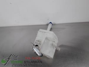 Used Front windscreen washer reservoir Hyundai i30 Crosswagon (WWH) 1.4 CVVT 16V Price € 42,35 Inclusive VAT offered by Kleine Staarman B.V. Autodemontage