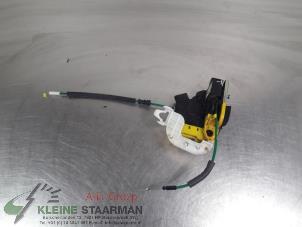 Used Front door lock mechanism 4-door, right Hyundai i30 (GDHB5) 1.6 GDI Blue 16V Price on request offered by Kleine Staarman B.V. Autodemontage