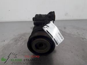 Used Air conditioning pump Kia Carens II (FJ) 2.0 CRDI 16V Price on request offered by Kleine Staarman B.V. Autodemontage