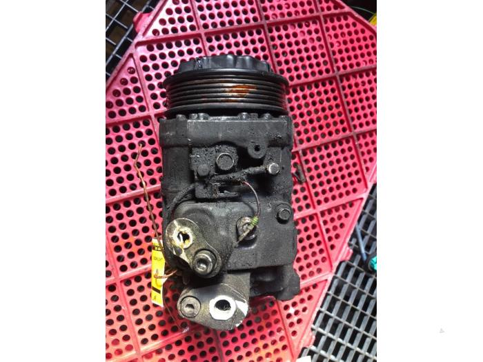 Air conditioning pump from a Mercedes-Benz ML I (163)  2004