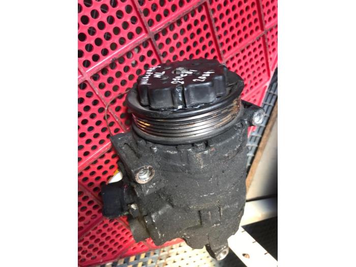 Air conditioning pump from a Mercedes-Benz ML I (163)  2004