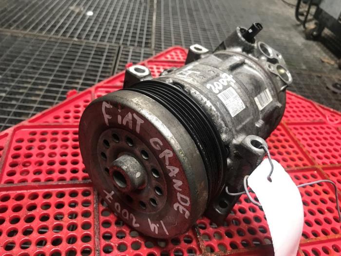 Air conditioning pump from a Fiat Miscellaneous 2007