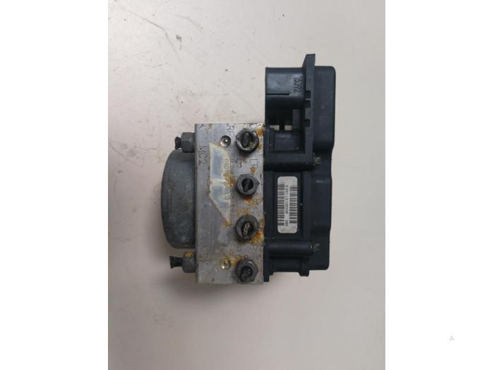 Begagnade ABS-pump Ford KA Pris € 108,90 Inklusive moms erbjuds av Autosloperij de Turk