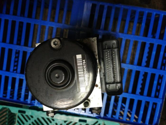 Begagnade ABS-pump Volvo V50 (MW) 1.8 16V Pris € 108,90 Inklusive moms erbjuds av Autosloperij de Turk
