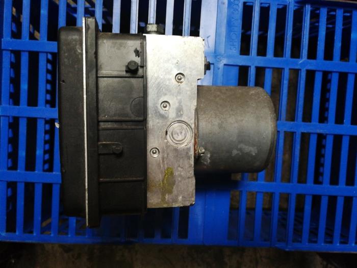 Usagé Pompe ABS Mercedes B (W245) 1.7 B-170 16V Prix € 163,35 Prix TTC proposé par Autosloperij de Turk