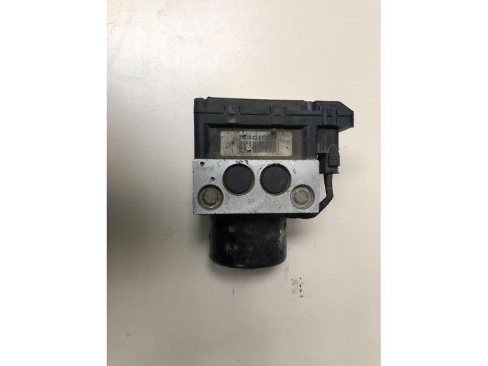 Gebrauchte ABS Pumpe Volkswagen Golf III Cabrio Restyling (1E7) 1.9 TDI Preis € 42,35 Mit Mehrwertsteuer angeboten von Autosloperij de Turk