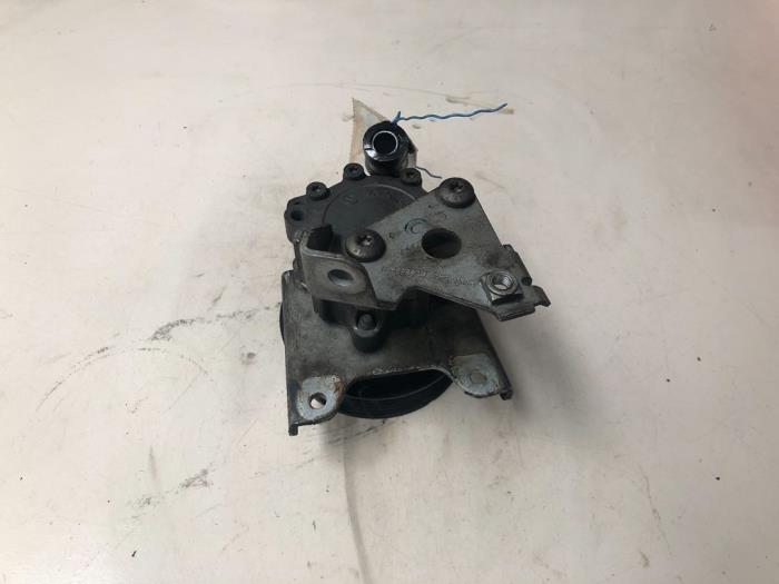 Usagé Pompe de direction BMW 5 serie (E60) 520i 24V Prix € 43,56 Prix TTC proposé par Autosloperij de Turk