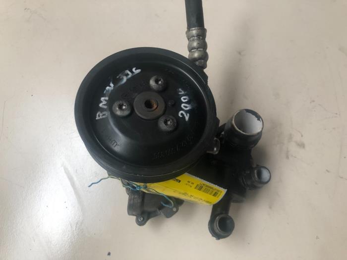 Usagé Pompe de direction BMW 3 serie (E46/2) 320 Ci 24V Prix € 43,56 Prix TTC proposé par Autosloperij de Turk
