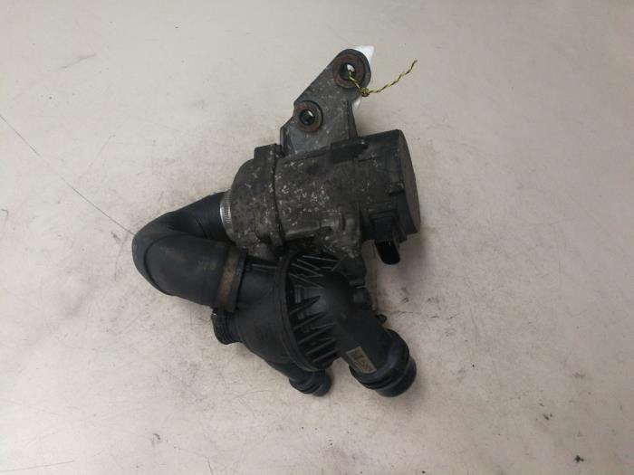 Usagé Pompe à eau BMW 1 serie (E81) 116i 1.6 16V Prix € 54,45 Prix TTC proposé par Autosloperij de Turk