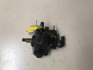 Usados Bomba de gasolina mecánica Opel Zafira (M75) 1.9 CDTI Precio € 100,00 Norma de margen ofrecido por Autosloperij de Turk