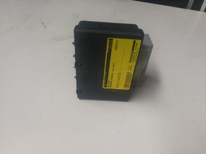 Usagé Bloc ABS Mercedes C (W203) 1.8 C-180K 16V Prix € 108,90 Prix TTC proposé par Autosloperij de Turk