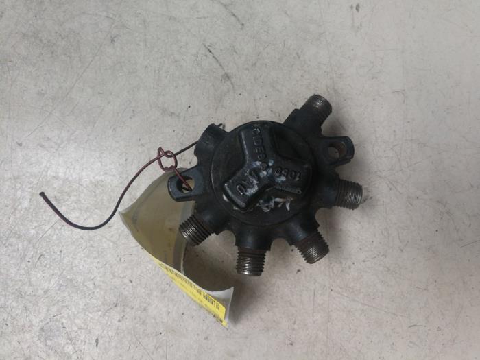 Begagnade Högtryckspump Renault Megane II (BM/CM) 1.5 dCi 100 Pris € 82,28 Inklusive moms erbjuds av Autosloperij de Turk