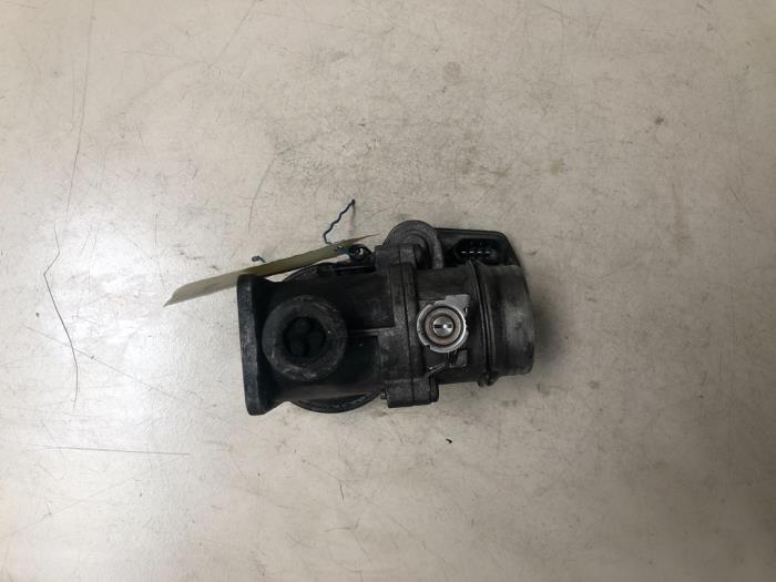 Usagé Valve RGE BMW 5 serie (E60) 530d 24V Prix € 54,45 Prix TTC proposé par Autosloperij de Turk