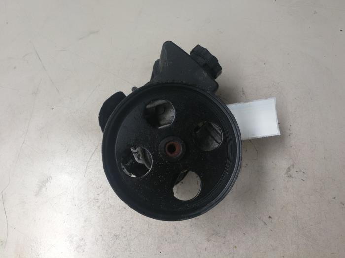 Usagé Pompe de direction Mercedes CLK (R209) 1.8 200 K 16V Prix € 43,56 Prix TTC proposé par Autosloperij de Turk