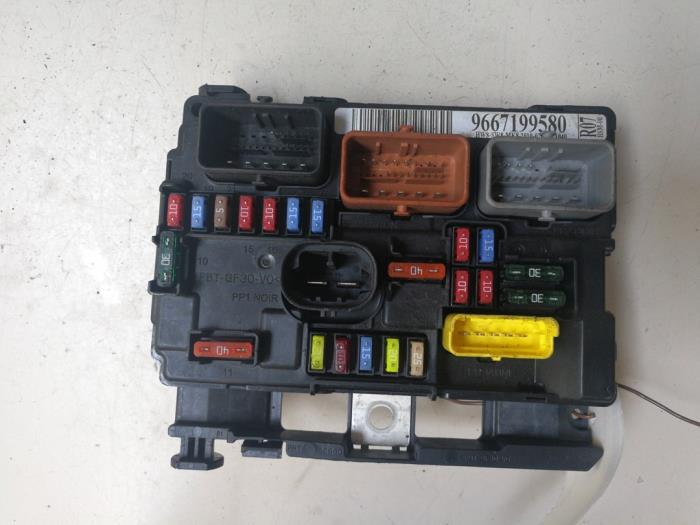 Fuse box Peugeot 207 SW 1.4 16V Vti 9667199580 VALEO