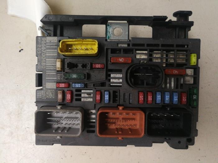 Fuse box Peugeot 308 1.6 16V THP 150 - 9666700480 DELPHI