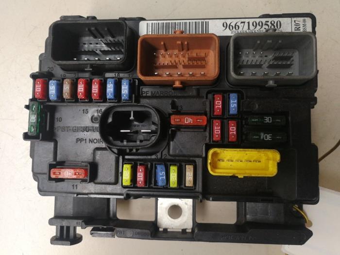 Fuse Box Peugeot 207 Cc 16 16v 9667199580 Delphi 1221