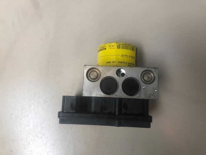 Usagé Bloc ABS Mercedes C (W203) 1.8 C-180K 16V Prix € 108,90 Prix TTC proposé par Autosloperij de Turk