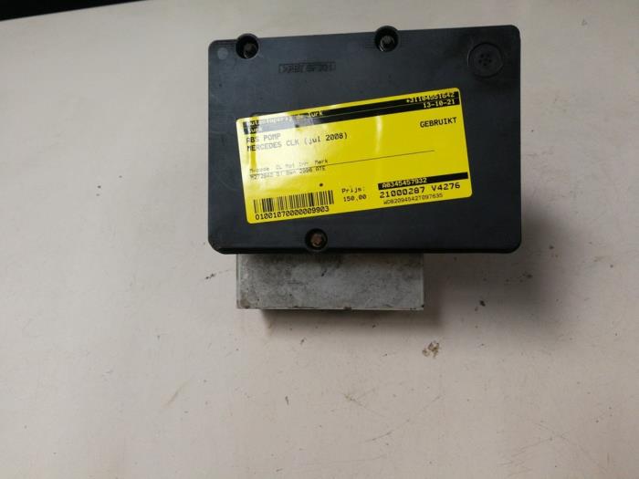 Usagé Pompe ABS Mercedes CLK (R209) 3.0 280 V6 18V Prix € 163,35 Prix TTC proposé par Autosloperij de Turk