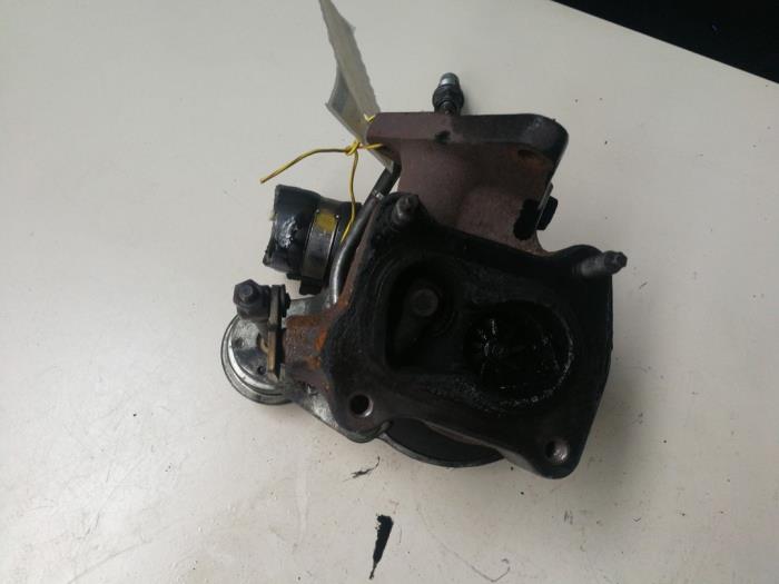Turbo from a Renault Kangoo Be Bop (KW) 1.5 dCi 105 FAP 2009