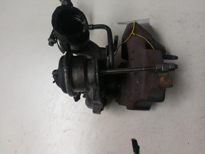 Turbo from a Renault Kangoo Be Bop (KW) 1.5 dCi 105 FAP 2009