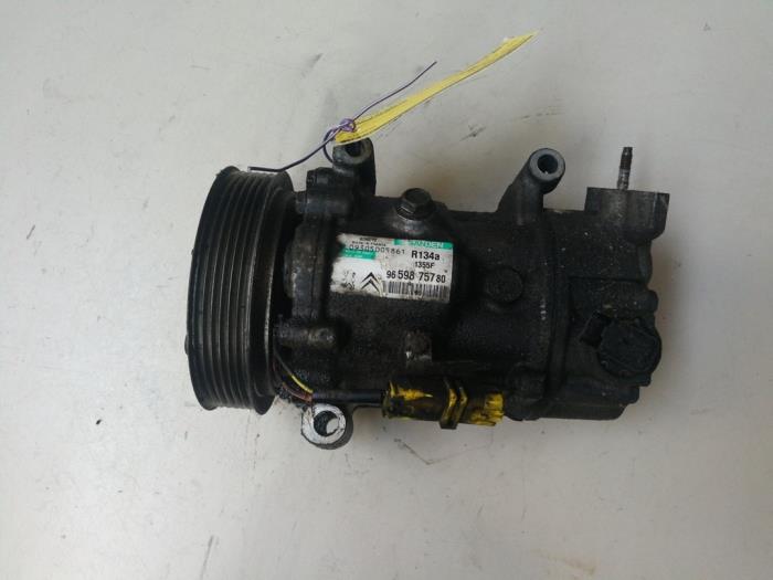Air conditioning pump from a Peugeot 207 CC (WB) 1.6 16V 2009