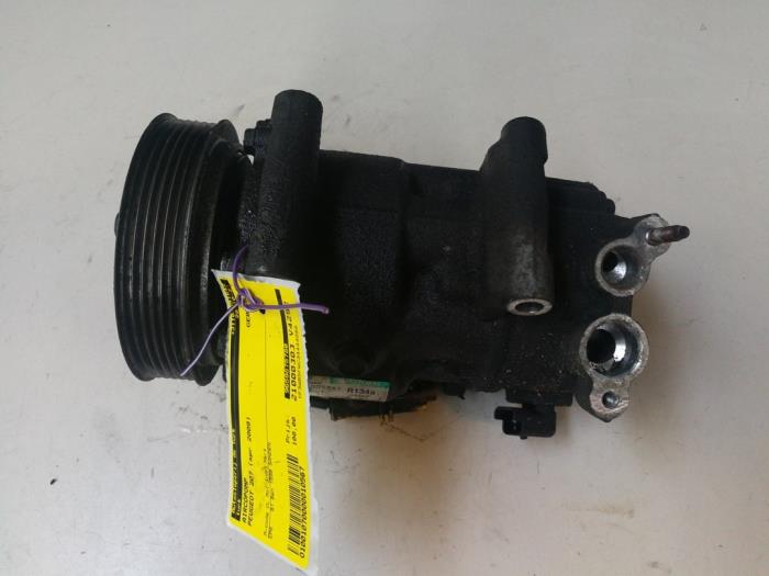 Air conditioning pump from a Peugeot 207 CC (WB) 1.6 16V 2009