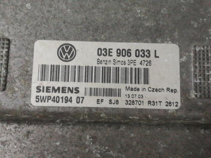 Ignition lock + computer from a Volkswagen Polo IV (9N1/2/3) 1.2 12V 2005