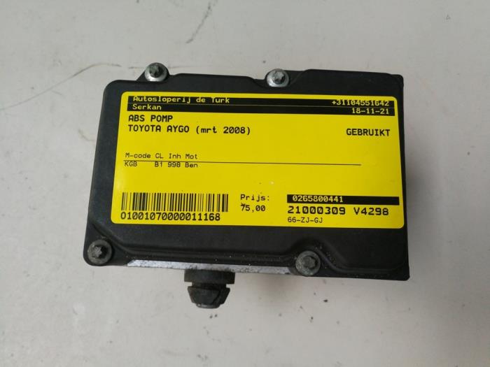 Usagé Bloc ABS Toyota Aygo (B10) 1.0 12V VVT-i Prix € 3,63 Prix TTC proposé par Autosloperij de Turk