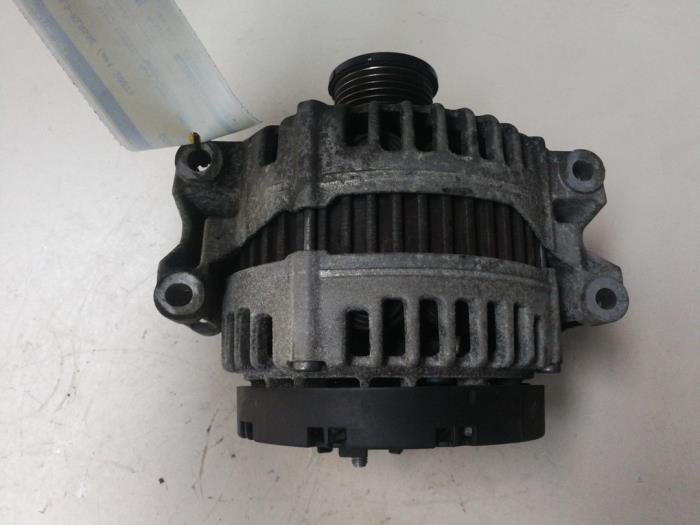 Dynamo d'un Mercedes-Benz CLS (C219) 320 CDI 24V 2007