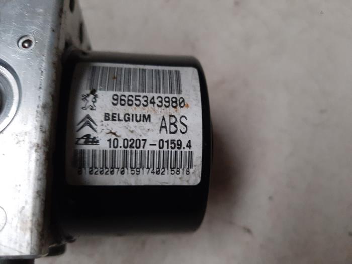 Begagnade ABS-pump Peugeot 207 SW (WE/WU) 1.4 16V Vti Pris € 108,90 Inklusive moms erbjuds av Autosloperij de Turk