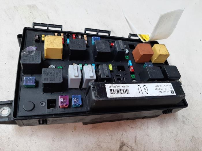 Fuse box Opel Astra G - 743381 HELLA - Autosloperij de Turk