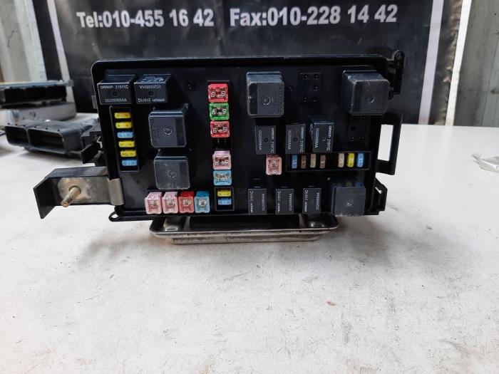 Fuse box Chrysler 300 C Touring 3.0 CRD 24V 16238AC