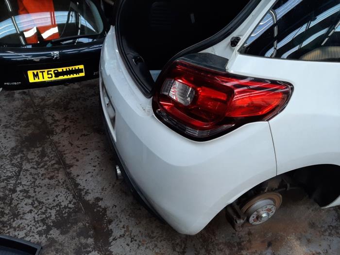 Bakre stötfångare från en Citroën DS3 (SA) 1.6 VTi 120 16V 2010