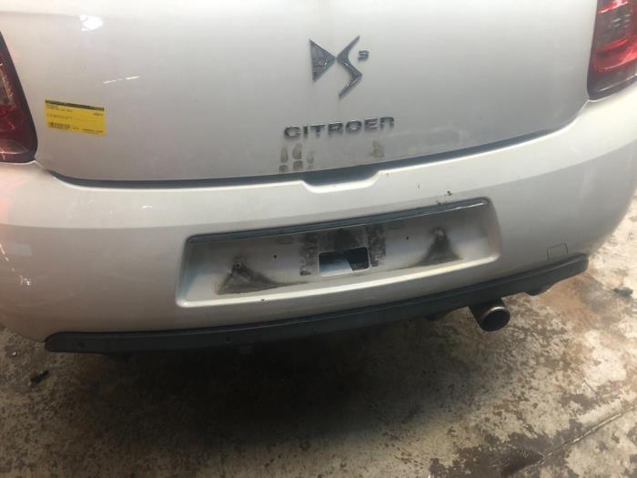 Bakre stötfångare från en Citroën DS3 (SA) 1.6 VTi 120 16V 2010